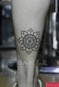 Shank bloem tattoo patroon