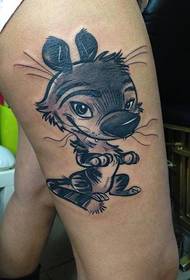 Show de tatuagem, recomendo uma tatuagem de tigre na perna