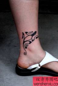 egy borjú totem tetoválás mintát