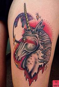 Spettacolo di tatuaggi, consiglia un tatuaggio unicorno per le gambe