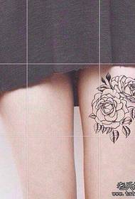 女人的腿玫瑰紋身紋身