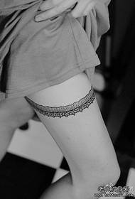 Patrón de tatuaje de encaje sexy de tendencia de piernas de belleza