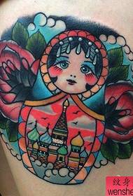 Manifestazione di tatuaggi, cunsigliate un mudellu di tatuatu di bambola di legna colorata