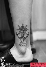 Popularni nogu klasični uzorak tetovaže crno-bijelog sida