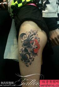 Tattoo show, share a woman's leg rabbit tattoo work