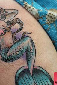 Modello tatuaggio sirena di colore delle gambe