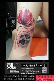 meisjesbenen alternatief Classic Poppy Flower met Bear Paw Print Tattoo patroon