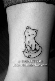 Joli totem à la jambe, motif de tatouage de petit renard