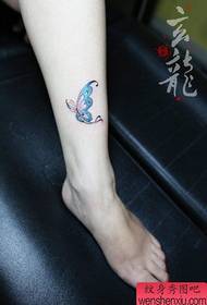 Vackra och vackra tatueringsmönster för fjärilsfärg för flickor