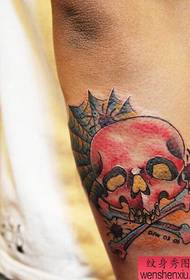 Tetovaža tetovaže u boji nogu djeluje