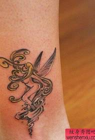 Tatuaggio con gamba di elfo acquatico