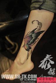 美女腿部漂亮流行的蝴蝶纹身图案