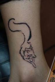 流行的腿部图腾狐狸纹身图案