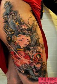 Leg geisha -tatuointi toimii