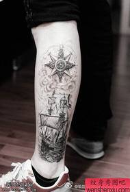 Noga jedrilica kompas tetovaža rad