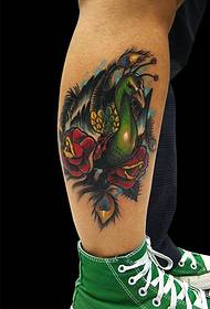 Spettacolo di tatuaggi, raccomandare un modello di tatuaggio pavone color gamba