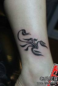Girl's been, a totem scorpion tattoo patroon