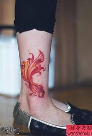 Kojų akvarelės mažos auksinės žuvelės tatuiruotės dalijamos tatuiruotėmis