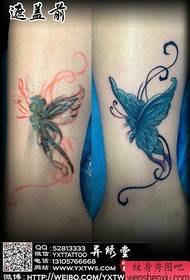 女生腿部小巧流行的彩色蝴蝶纹身图案