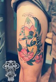 Tatueringar för surfing på benfärger