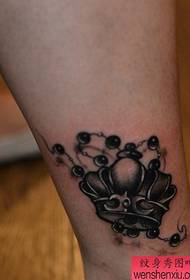 muundo wa tattoo ya taji ya mguu