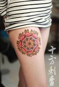 Changsha Shifang tatuu tatuu show awọn iṣẹ: ẹwa awọn ẹsẹ ni gbese nla Flower tatuu