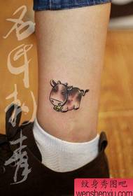 Roztomilý tele tetování vzor pro dívky nohy