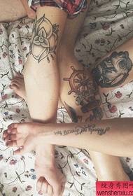 Show de tatuagem, recomendar trabalhos criativos de tatuagem de perna de mulher