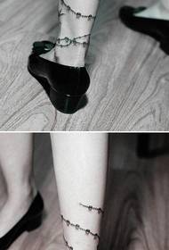 Девушки ноги и запястья популярный изысканный узор татуировки ножной браслет
