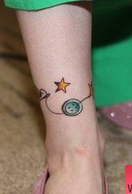 Маленькие свежие ножки творческие пятиконечные звезды татуировки работ