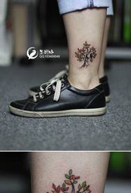Κλασικό μοτίβο τατουάζ τέχνης ποδιών