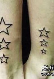 Пара ног, татуировка пятиконечная звезда