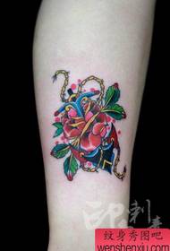 Miguu ya uzuri mtindo wa nanga ya tattoo