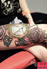 Τατουάζ δείχνουν, συνιστούμε ένα τατουάζ λουλουδιών τατουάζ