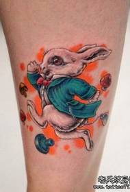 여자의 다리, 만화 토끼 문신 패턴