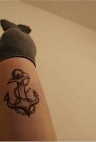 Ancoraggio per personalità da gamba femminile, modello di tatuaggio europeo e americano grigio nero
