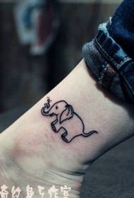 Girl's leg populer totem pola tato gajah