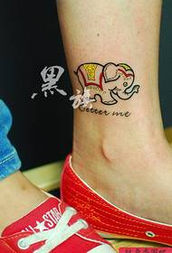 Tattoo-show, advisearje in ankel cartoon olifant tatoet
