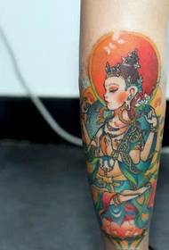 Tattoo-foarstelling, riede in legkleur Buddha-tatoeaazjewurk oan