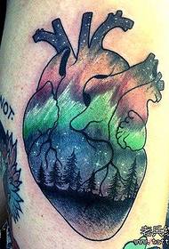 Tattoo show, recommend a colorful heart tattoo