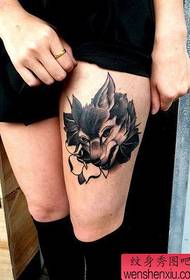 Tatuointinäytös, suosittele naisen susi-tatuointikuviota