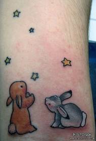 სუპერ cute bunny tattoo ფეხებზე
