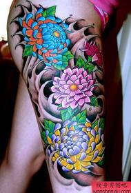 Ninggali warna peony tattoo ngaguntingan