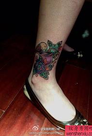 Acara tato, nyarankeun gaya tato warna ankle