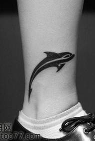 popular patrón de tatuaxe de golfiños con pernas totem populares