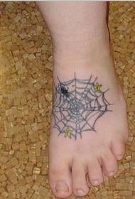 mooi swart spinnekop en spinneweb-tatoeëringfoto aan die voet. 48453- Pragtige en pragtige klein blomtatoo-prentjie agterop die voet