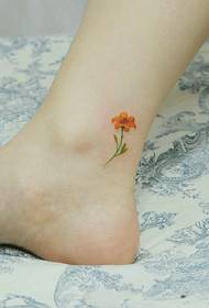 beautiful and beautiful flower pattern on the back of the tattoo