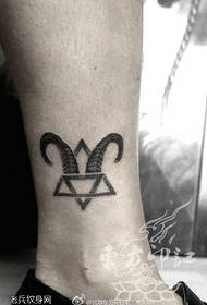 shofar totem tattoo ntawm pob luj taws