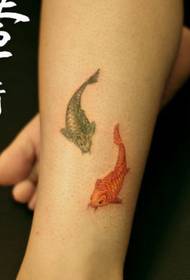 flicka ben små bläckfisk tatuering mönster