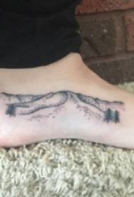 Iti iti te tihi Mountain kiki kotiro pukepuke pukepeke pikitia pikitia tattoo